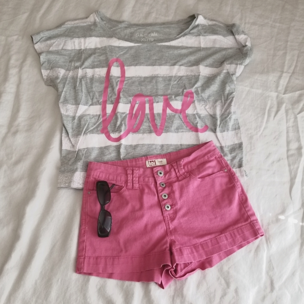 L.E.I. Tatum High Rise Button-Fly Shorts
